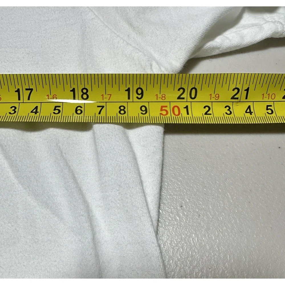nike white embroidered Nike Tee Logo M